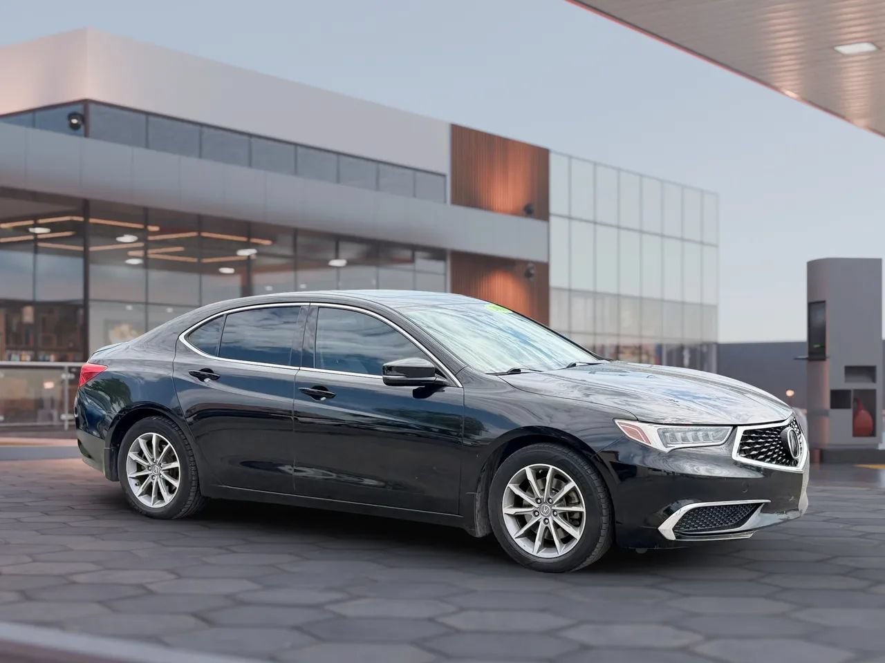 Used 2018 Acura TLX FWD image 12
