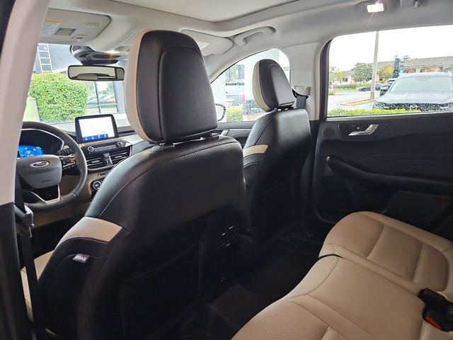 Used 2021 Ford Escape Titanium image 12