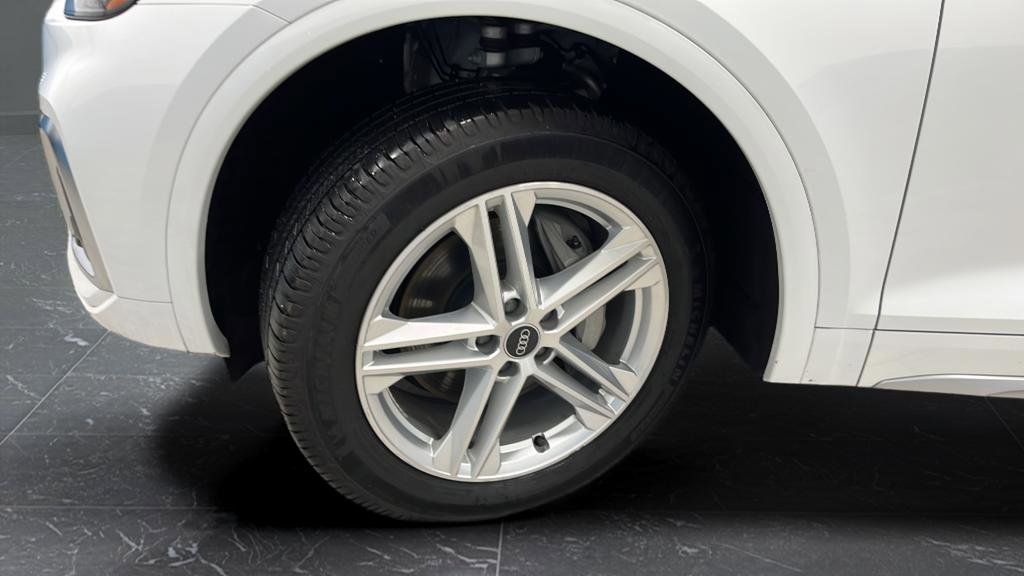 Used 2022 Audi Q5 e Premium w/ Convenience Package AWD/4WD image 36