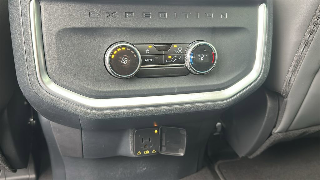 Used 2025 Ford Expedition Active AWD/4WD image 27