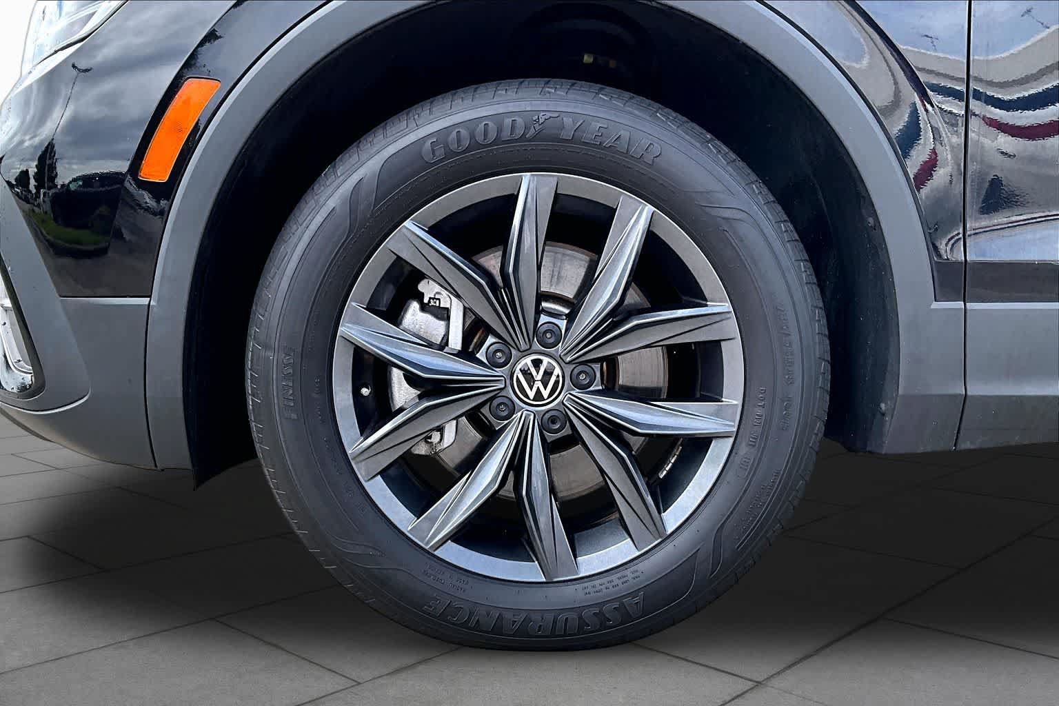 Used 2023 Volkswagen Tiguan SE FWD image 10