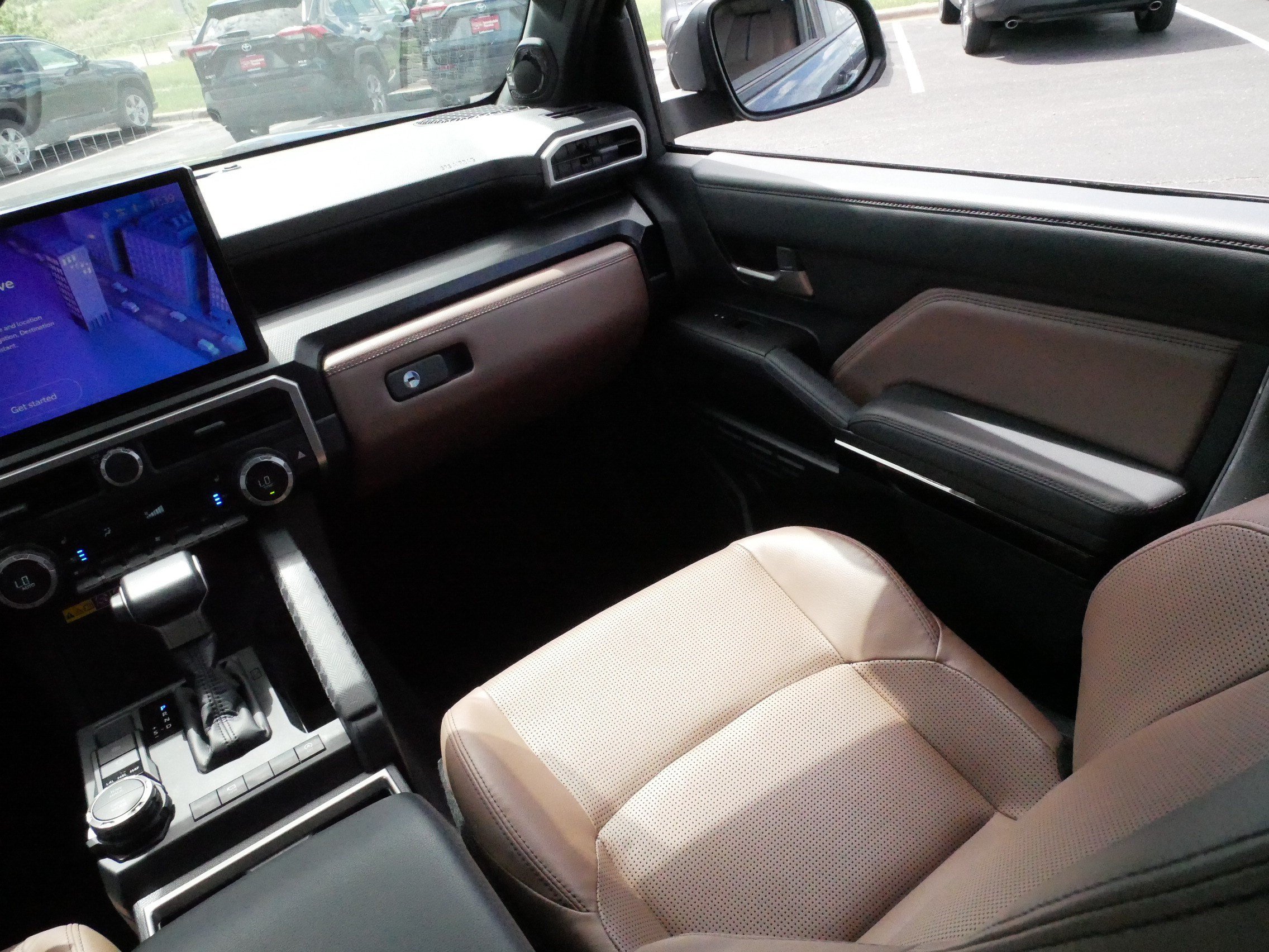 Used 2025 Toyota 4Runner Limited AWD/4WD image 11