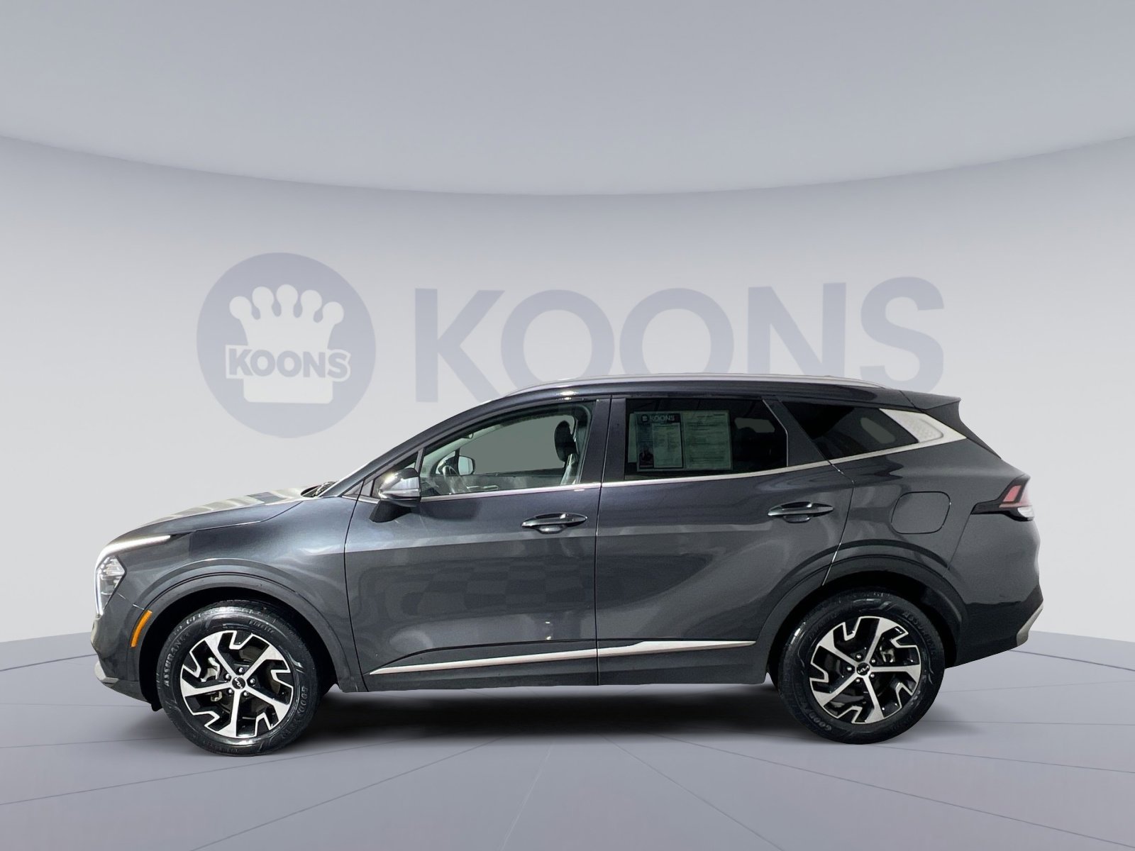 Used 2023 Kia Sportage EX image 2