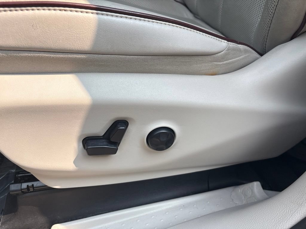 Used 2020 Chrysler Pacifica Limited FWD image 16