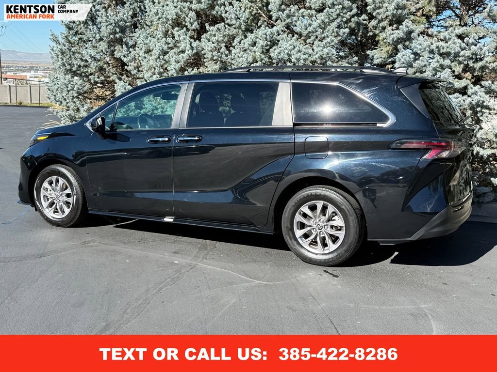 Used 2024 Toyota Sienna XLE image 5