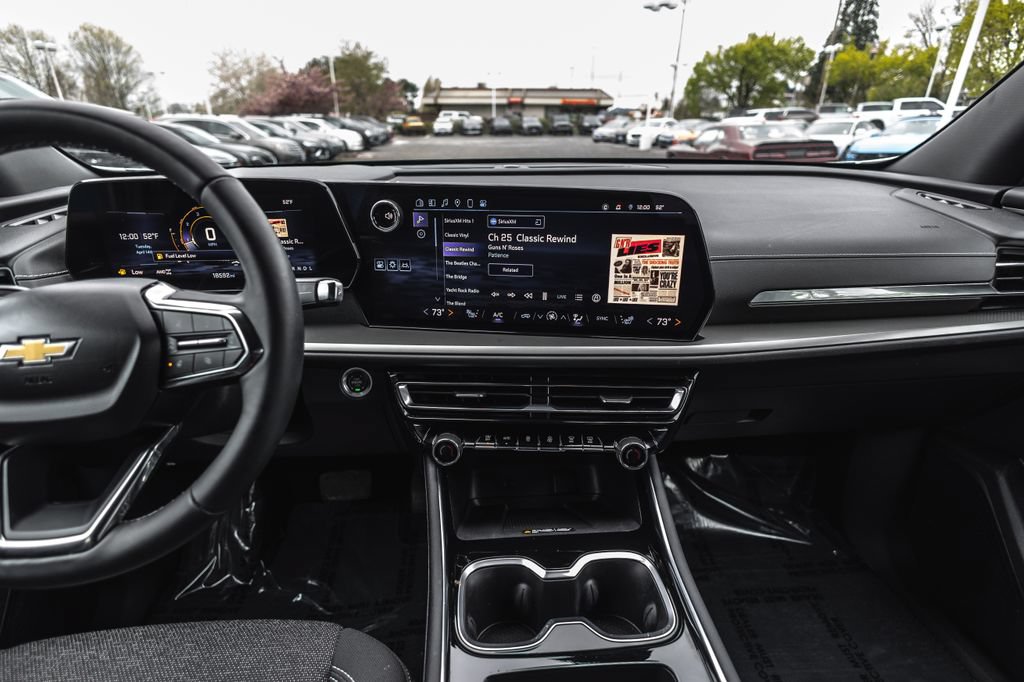 Used 2025 Chevrolet Traverse LT w/ Driver Confidence Package AWD/4WD image 28