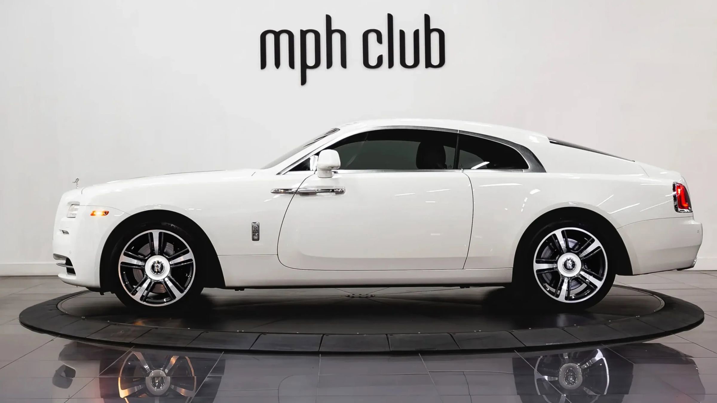 Used 2015 Rolls-Royce Wraith RWD image 3