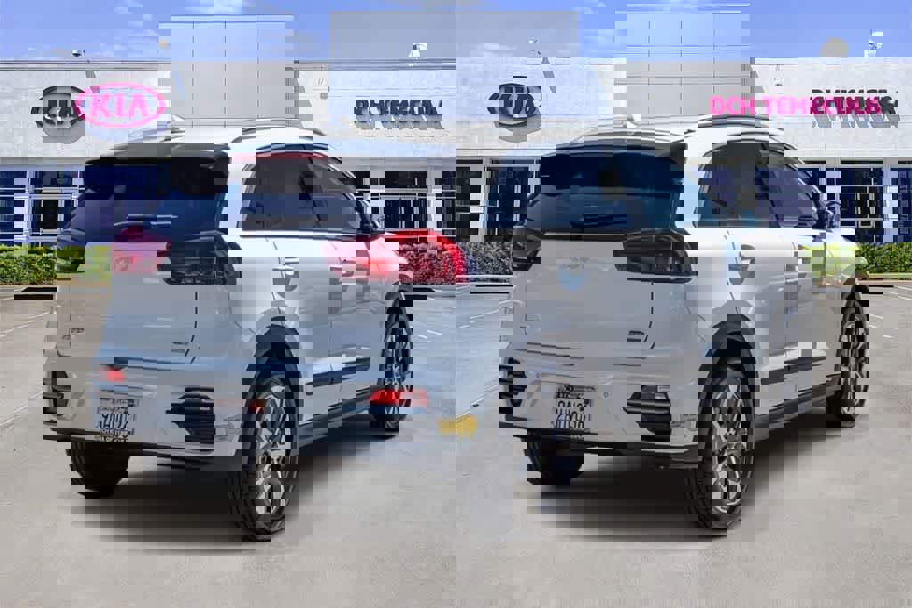 Certified 2022 Kia Niro EX Premium image 4