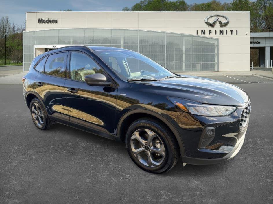 Used 2025 Ford Escape ST-Line w/ Tech Pack #1 image 3