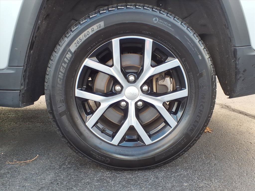 Certified 2024 Jeep Grand Cherokee L Limited w/ Luxury Tech Group II image 9