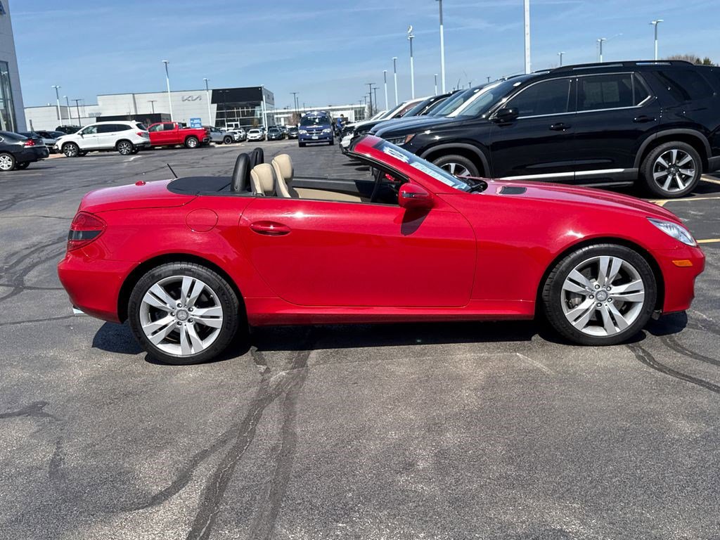 Used 2010 Mercedes-Benz SLK 350 image 12