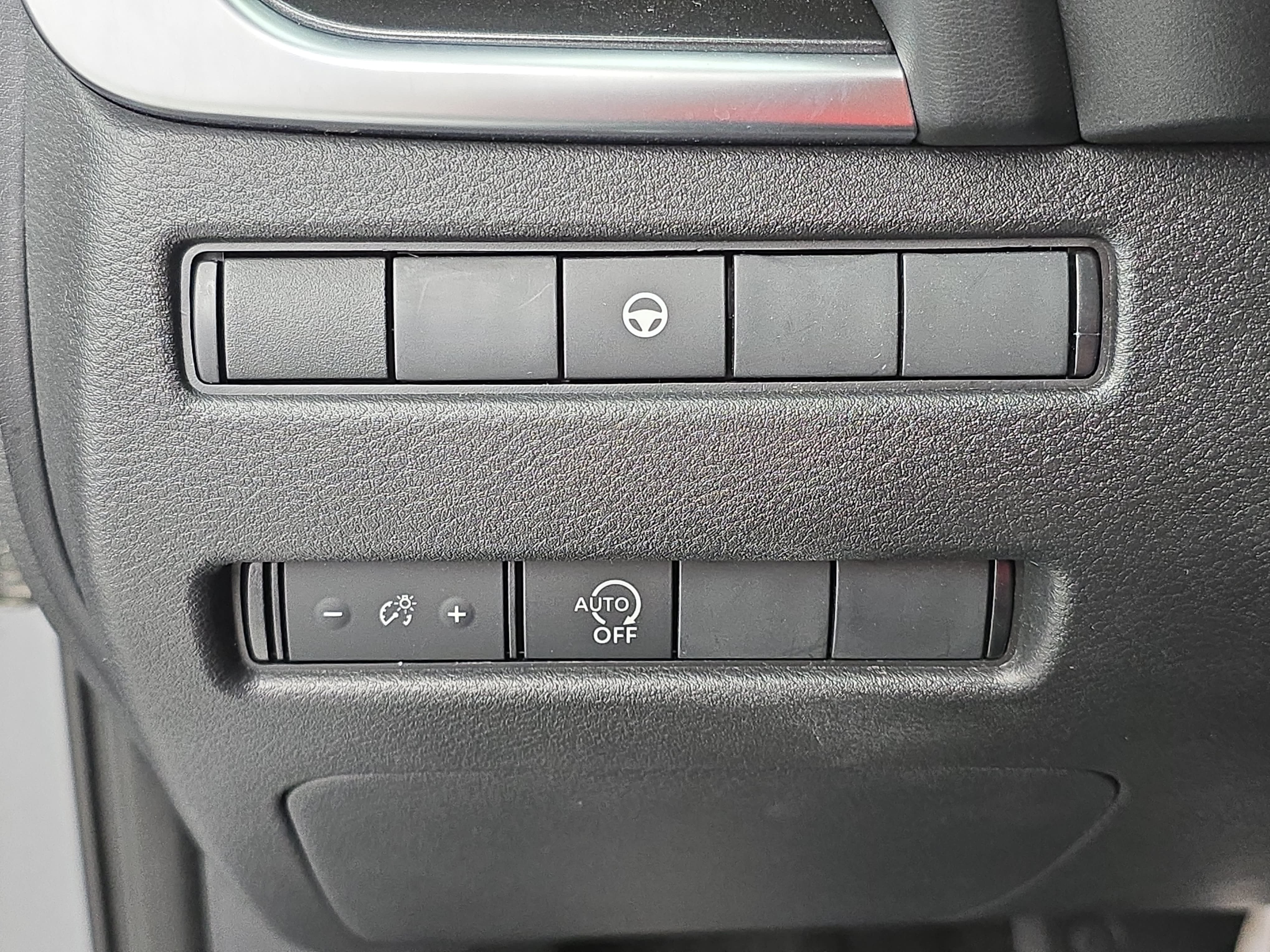 Certified 2023 Nissan Rogue SV FWD image 24