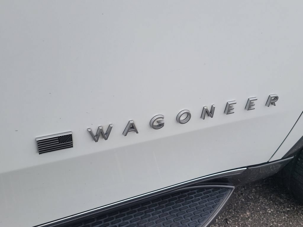 Certified 2022 Jeep Wagoneer Series III w/ Flexible Seating Group RWD image 7