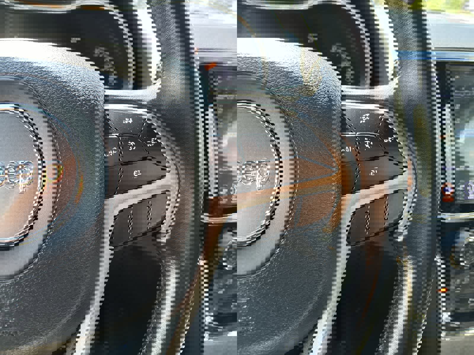 Used 2019 Jeep Grand Cherokee Limited w/ Trailer Tow Group IV image 13