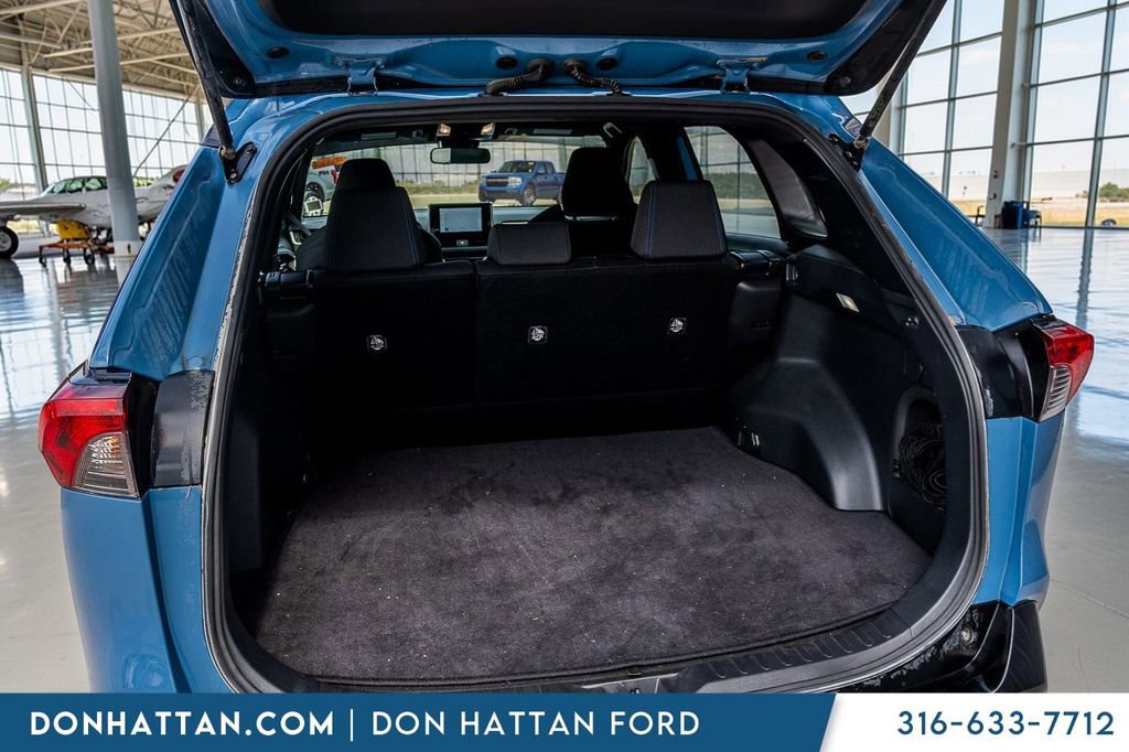Used 2024 Toyota RAV4 SE image 27