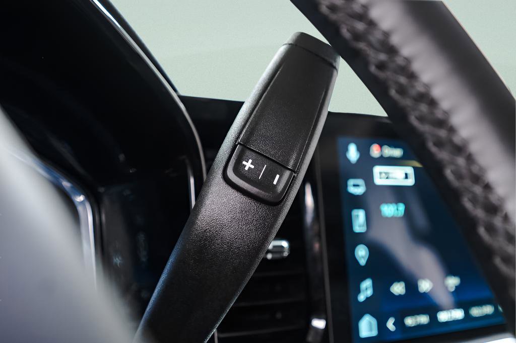 Used 2025 Chevrolet Silverado 2500 LT w/ Convenience Package image 21