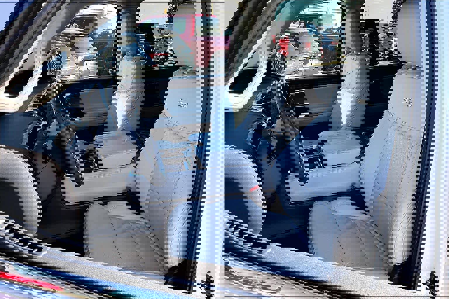 Used 2025 Ford Expedition Platinum image 13