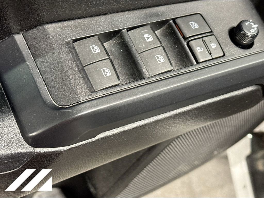 Used 2021 Toyota Tacoma SR AWD/4WD image 19