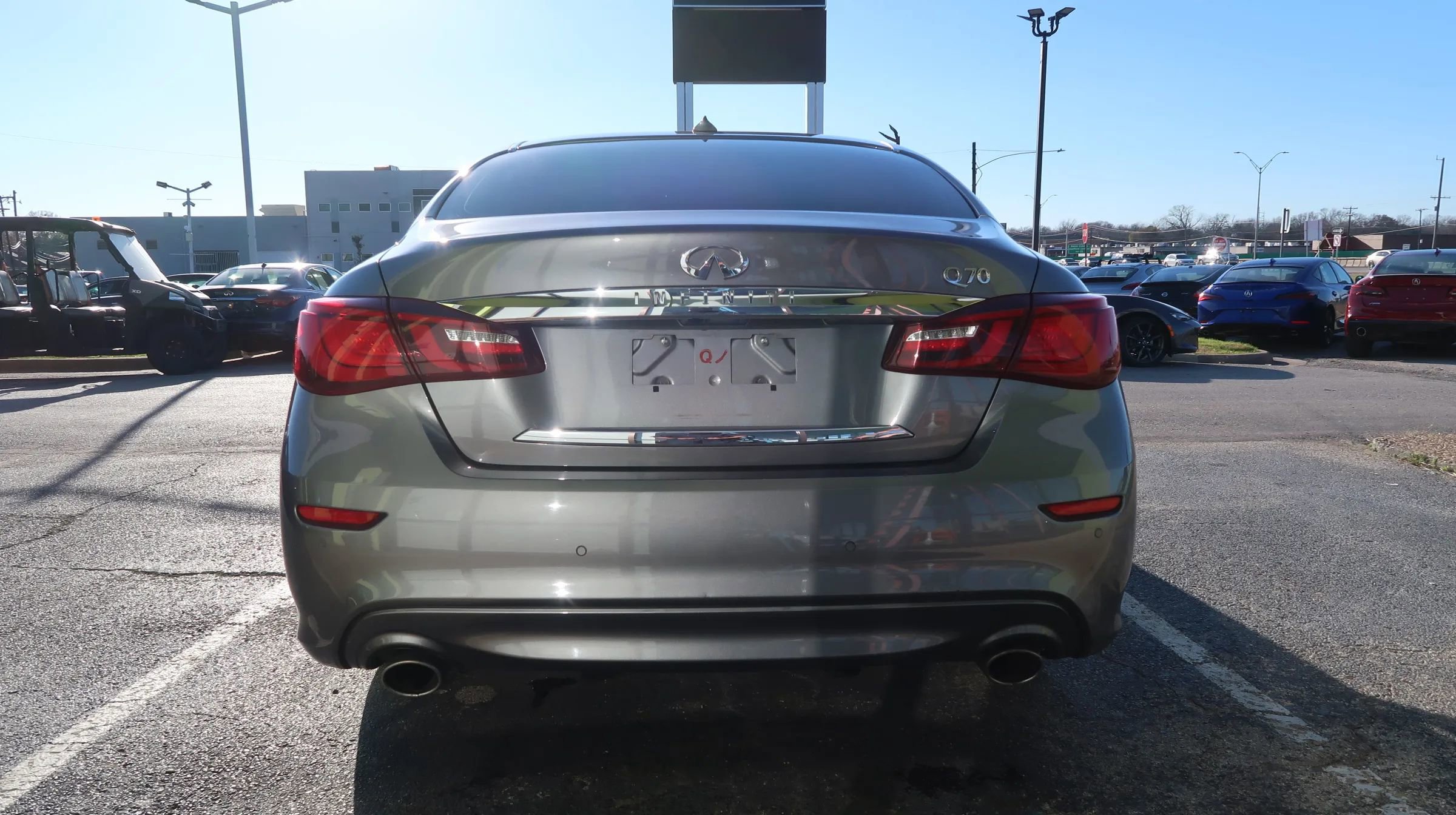 Used 2017 INFINITI Q70 3.7 image 9