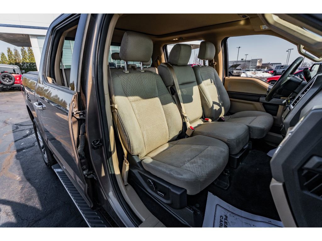 Used 2015 Ford F150 XLT w/ Equipment Group 302A Luxury image 21