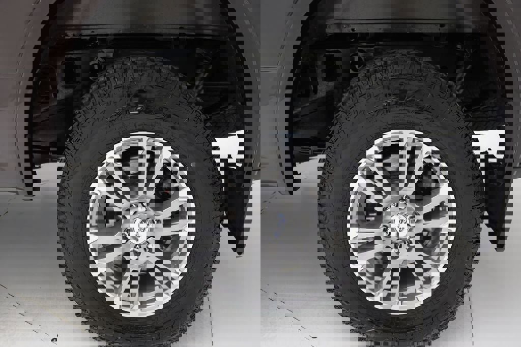 Used 2019 Ford F150 Lariat w/ Equipment Group 501A Mid image 13