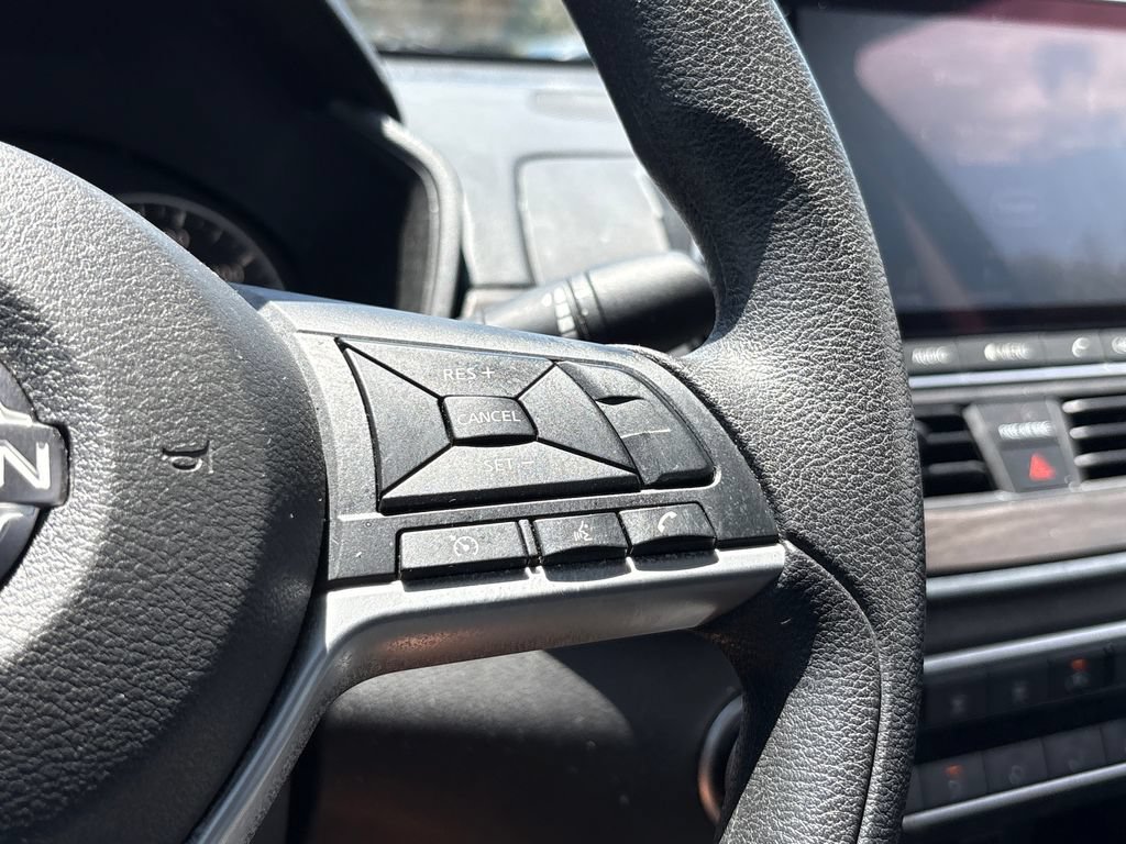 Used 2024 Nissan Altima 2.5 SV FWD image 11