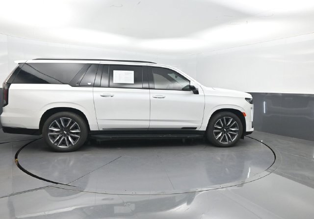 Used 2023 Cadillac Escalade ESV Sport Platinum w/ LPO, ONYX Package AWD/4WD image 27