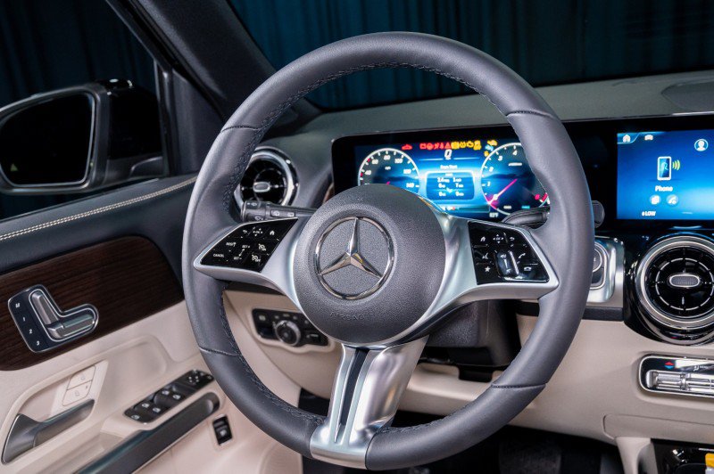 New 2026 Mercedes-Benz GLB 250 4MATIC image 15