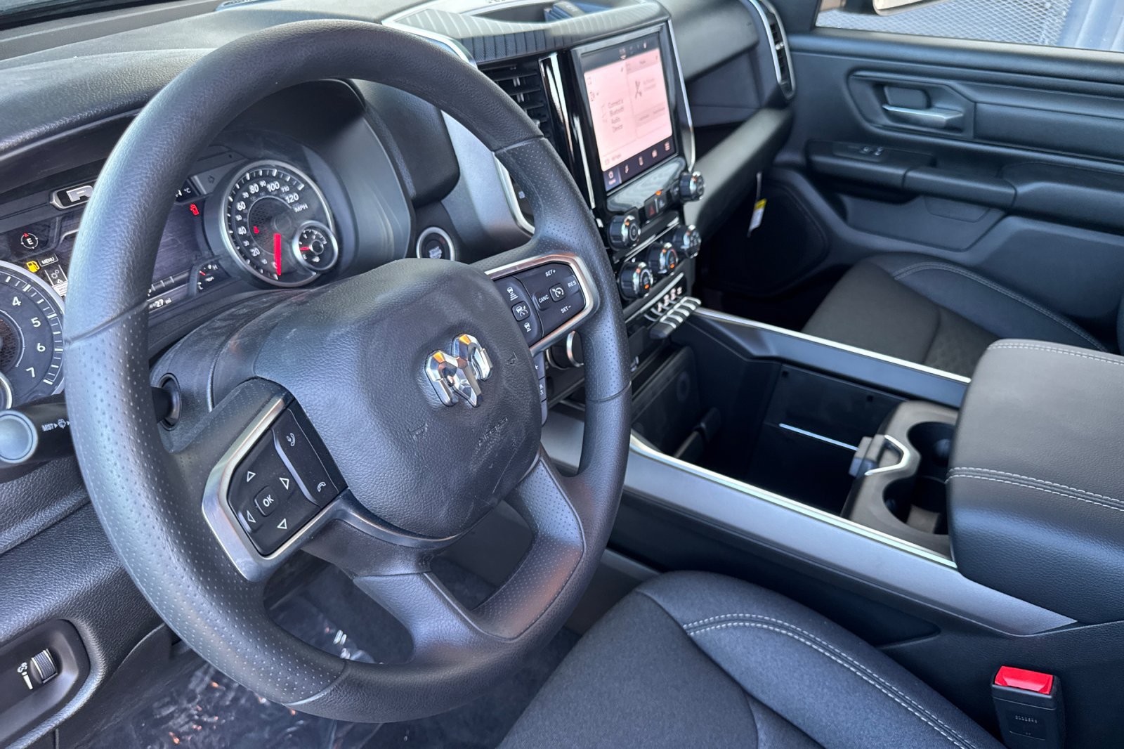 New 2026 RAM 1500 Express AWD/4WD image 9