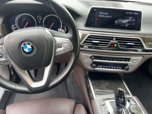 Used 2018 BMW 740i RWD image 11