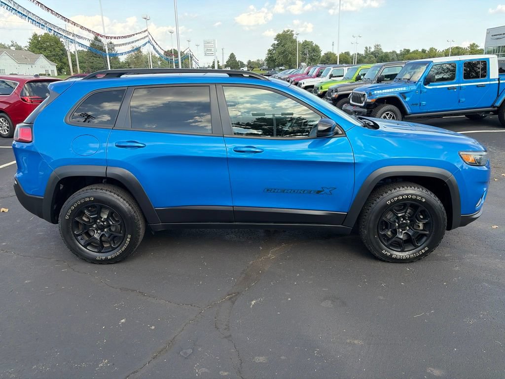 Certified 2022 Jeep Cherokee Latitude w/ Sun & Sound Group AWD/4WD image 8