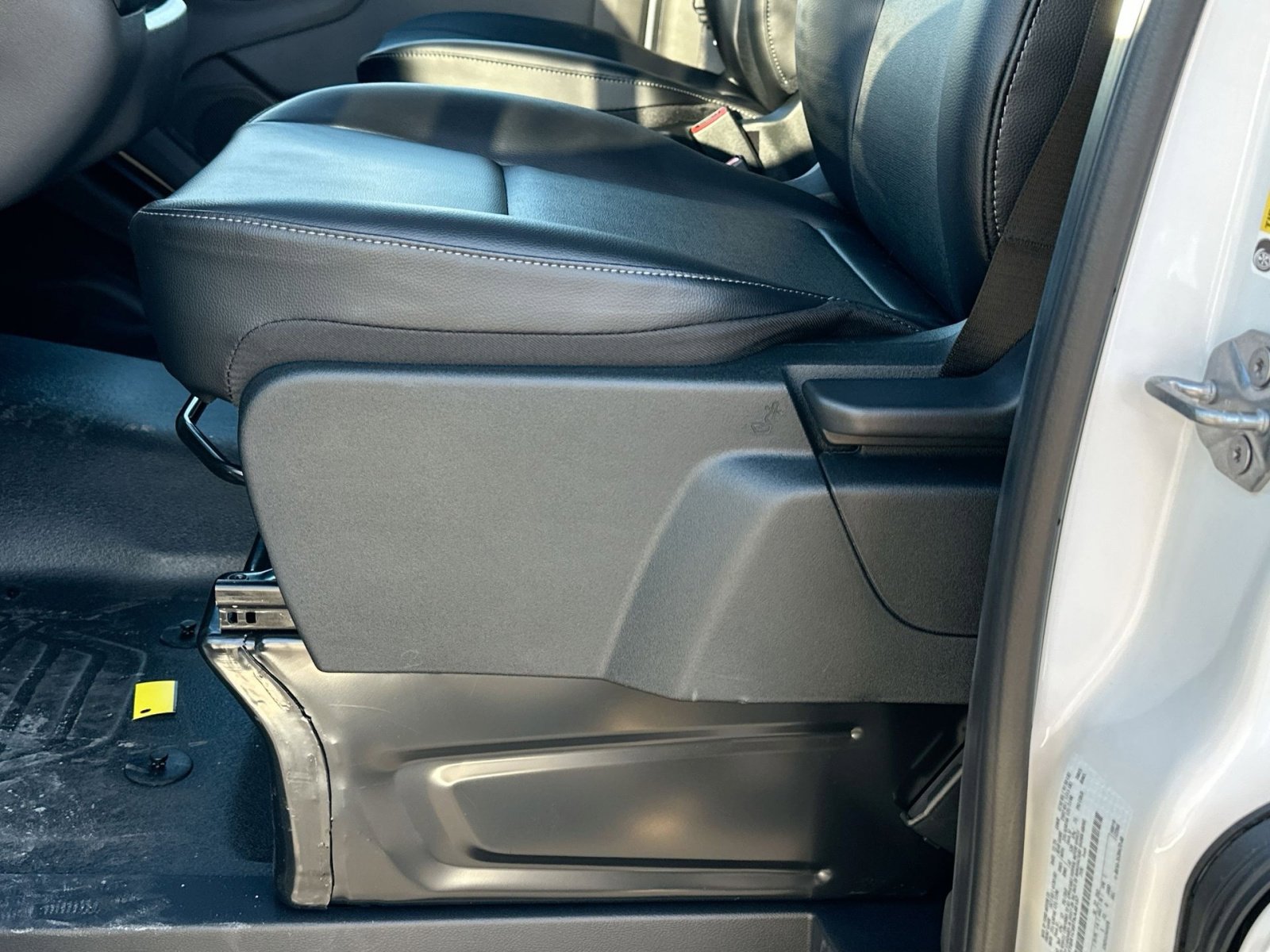 New 2026 Ford Transit 250 148 Medium Roof w/ Load Area Protection Package image 14