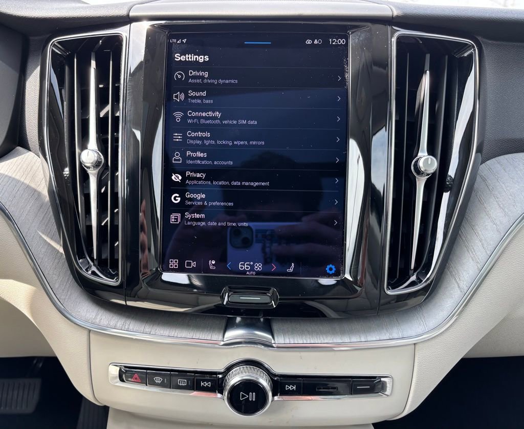 Used 2023 Volvo XC60 B5 Plus w/ Climate Package AWD/4WD image 11