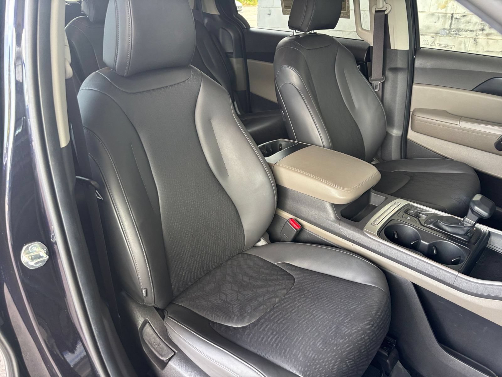 Used 2026 Kia Carnival FWD image 38