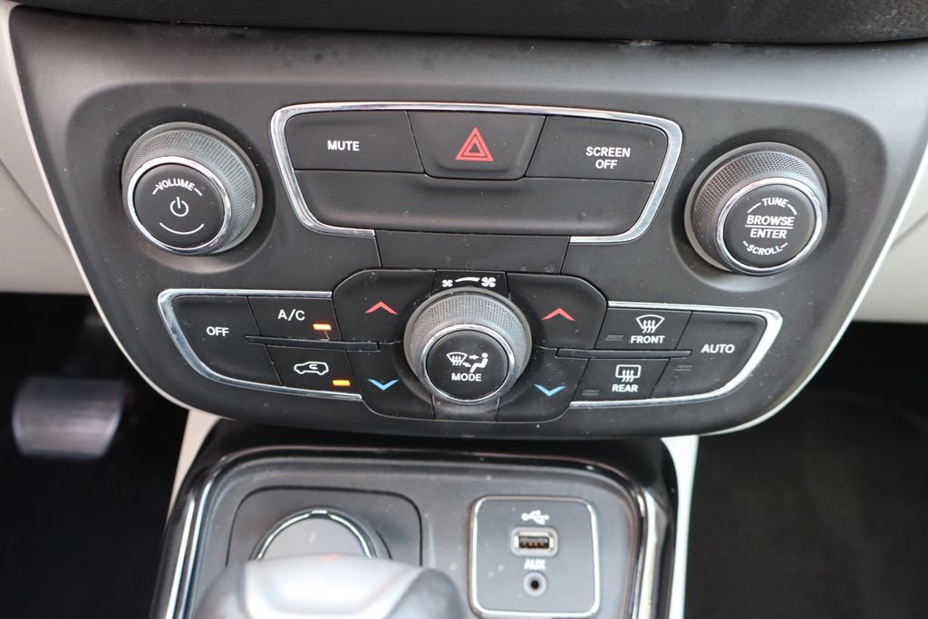 Used 2017 Jeep Compass Limited w/ Navigation Group AWD/4WD image 18