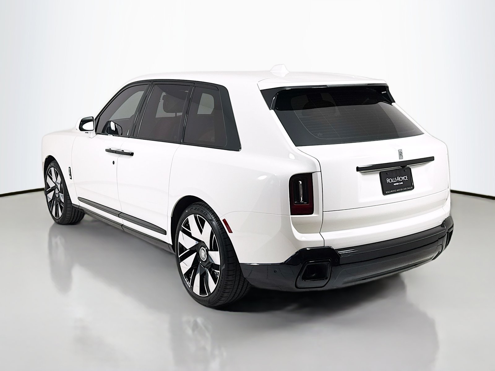 Certified 2025 Rolls-Royce Cullinan AWD/4WD image 6