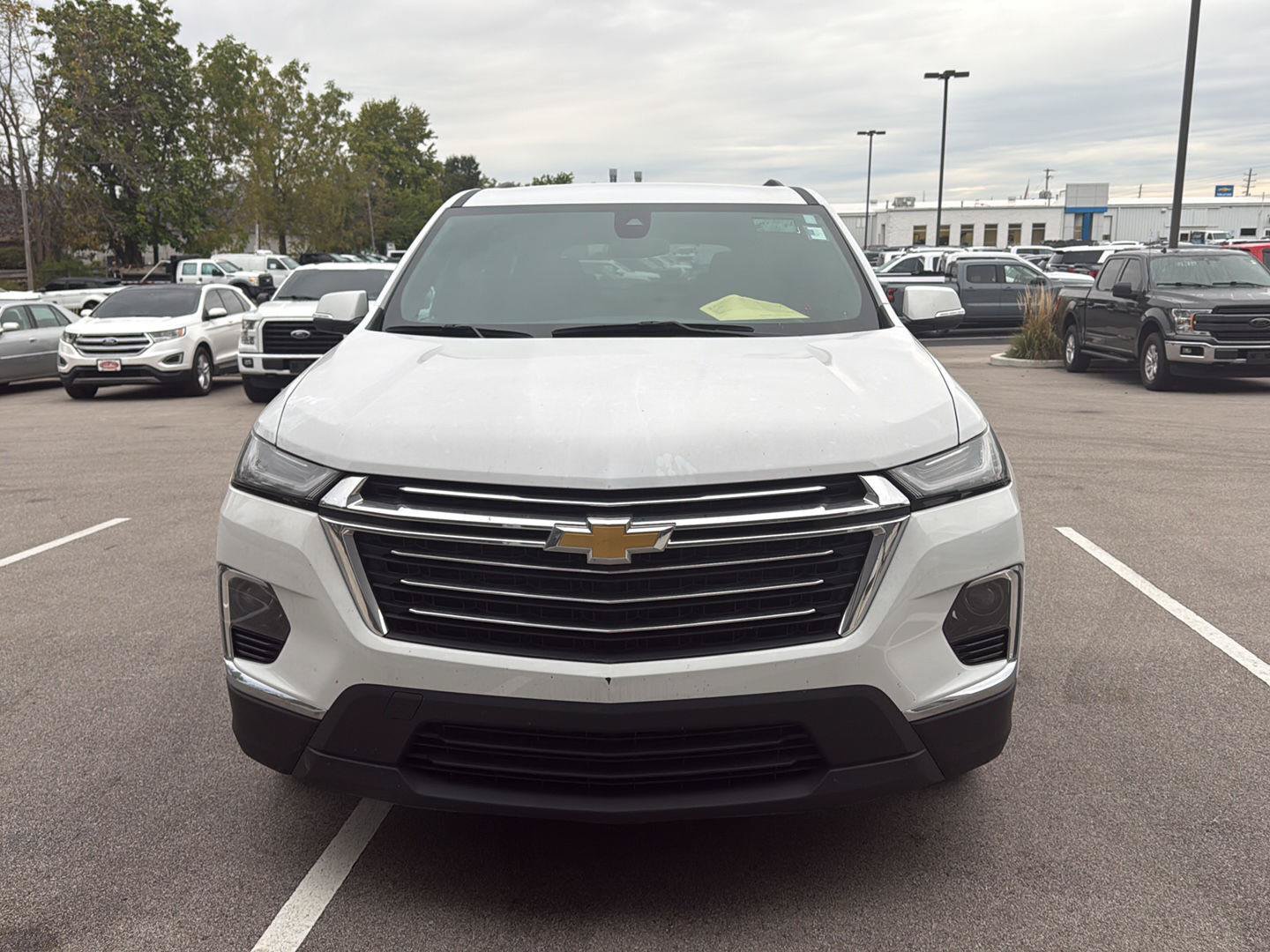 Used 2023 Chevrolet Traverse LT FWD image 8