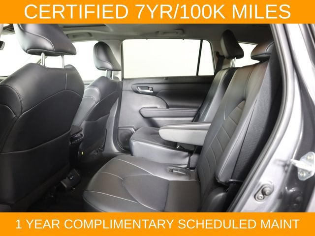 Used 2024 Toyota Highlander XLE FWD image 28