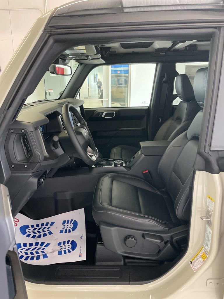 New 2025 Ford Bronco Badlands image 9