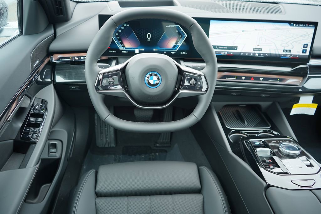 New 2026 BMW i5 eDrive40 w/ Premium Package image 16