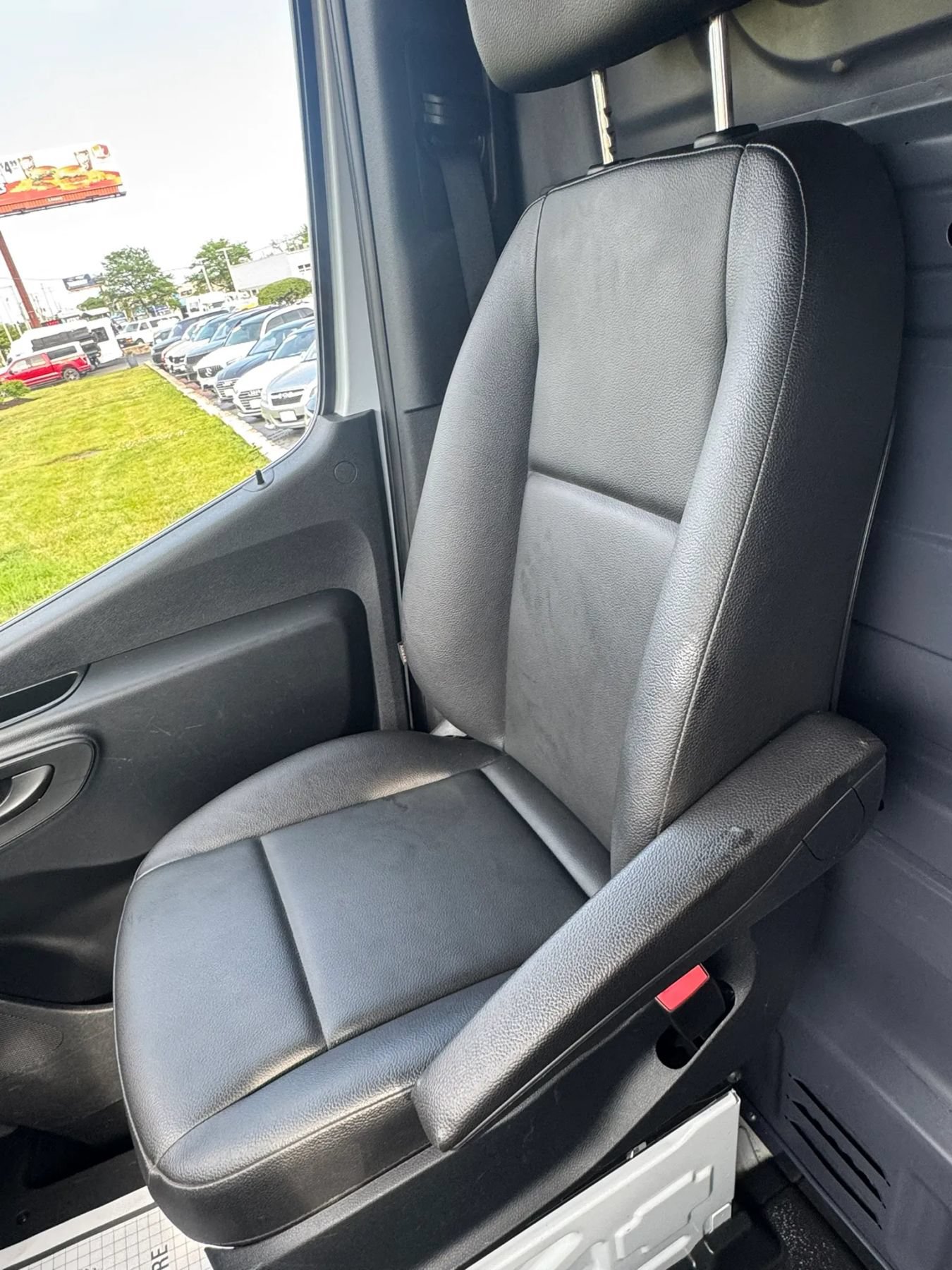 Used 2020 Mercedes-Benz Sprinter 3500 w/ Driver Convenience Package image 17