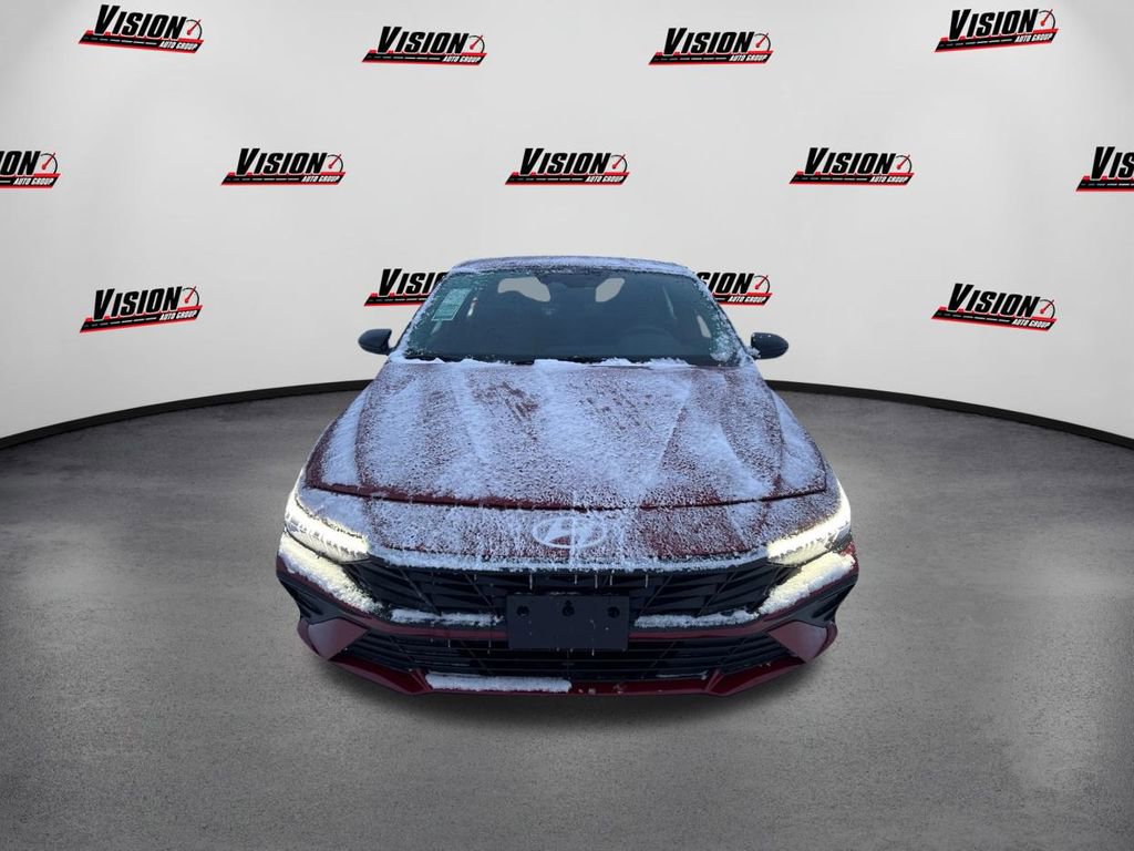 Used 2025 Hyundai Elantra Sport video 2