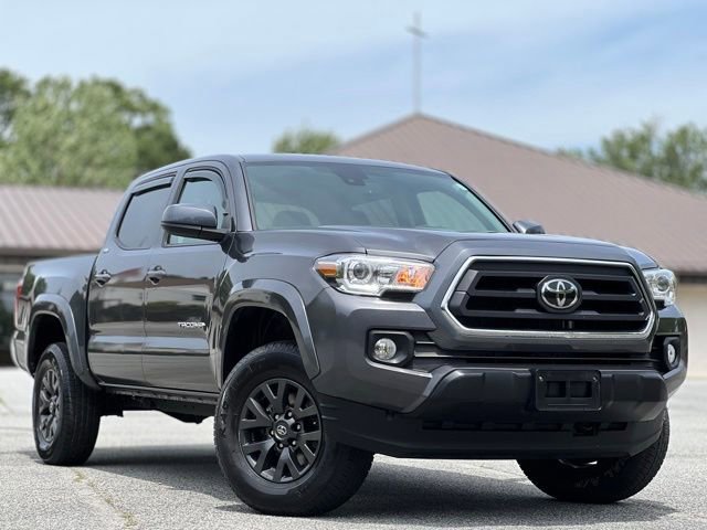 Used 2022 Toyota Tacoma SR5 AWD/4WD image 2