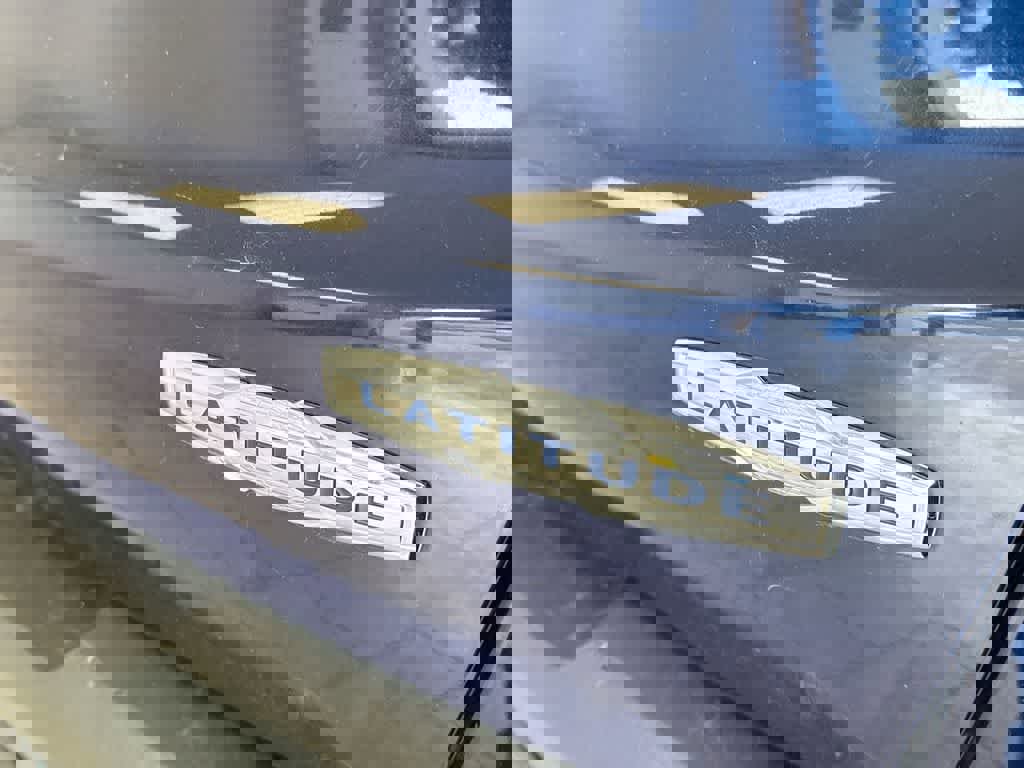 Used 2016 Jeep Renegade Latitude w/ Popular Equipment Group image 11