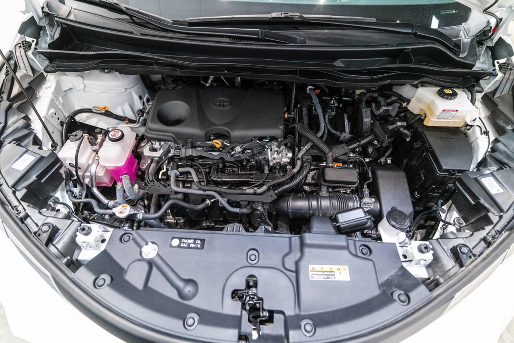 Certified 2025 Toyota Sienna LE FWD image 35