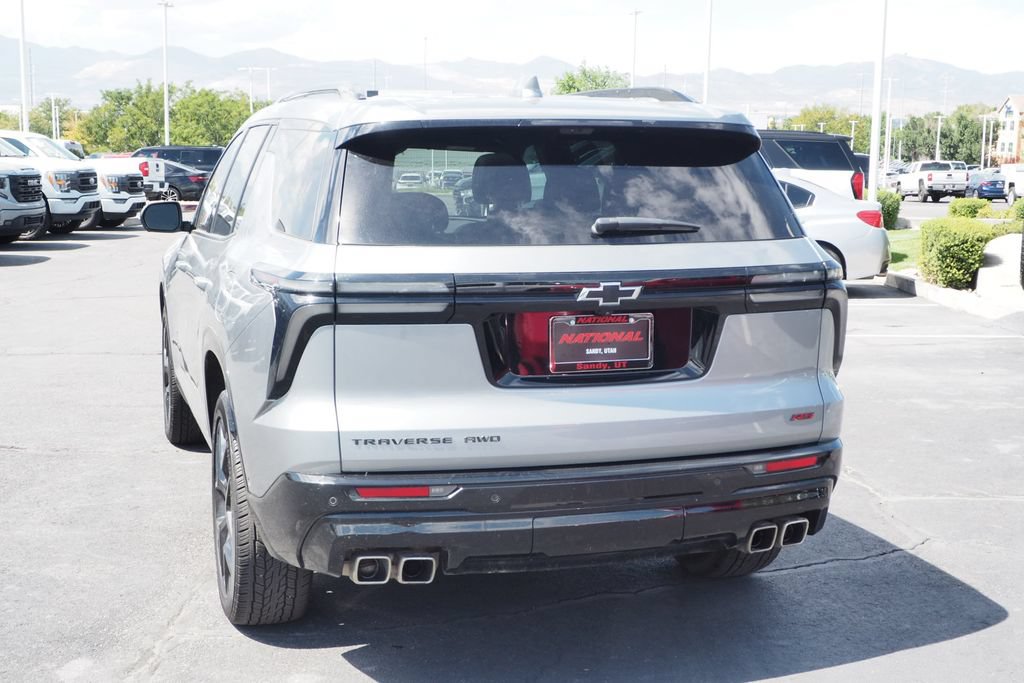 Used 2024 Chevrolet Traverse RS AWD/4WD image 6