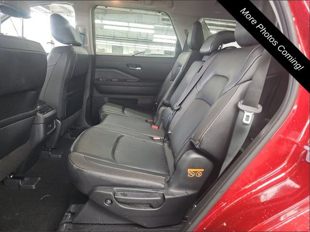 Used 2024 Nissan Pathfinder SL AWD/4WD image 6