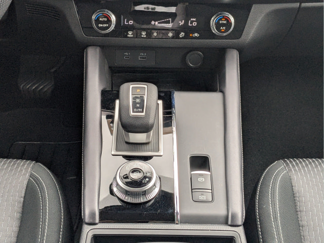 Used 2024 Mitsubishi Outlander ES FWD image 17