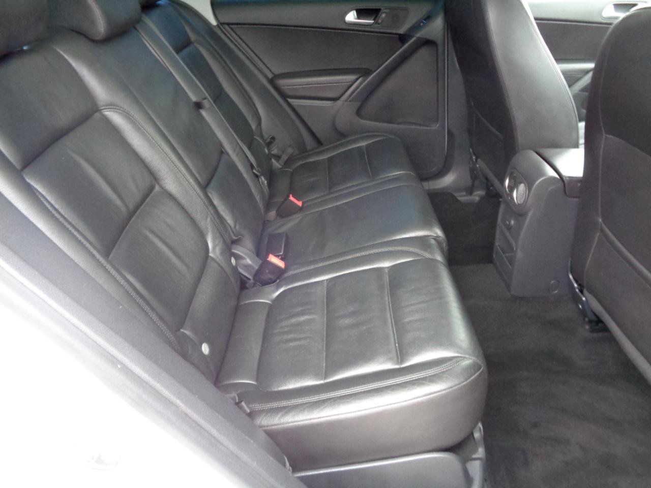 Used 2017 Volkswagen Tiguan Sport image 8