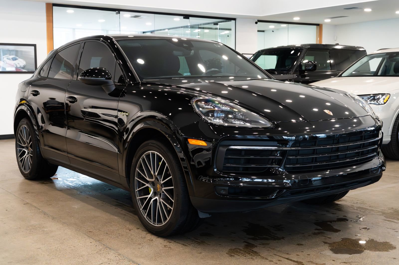 Used 2020 Porsche Cayenne E-Hybrid Coupe w/ Premium Plus Package image 3